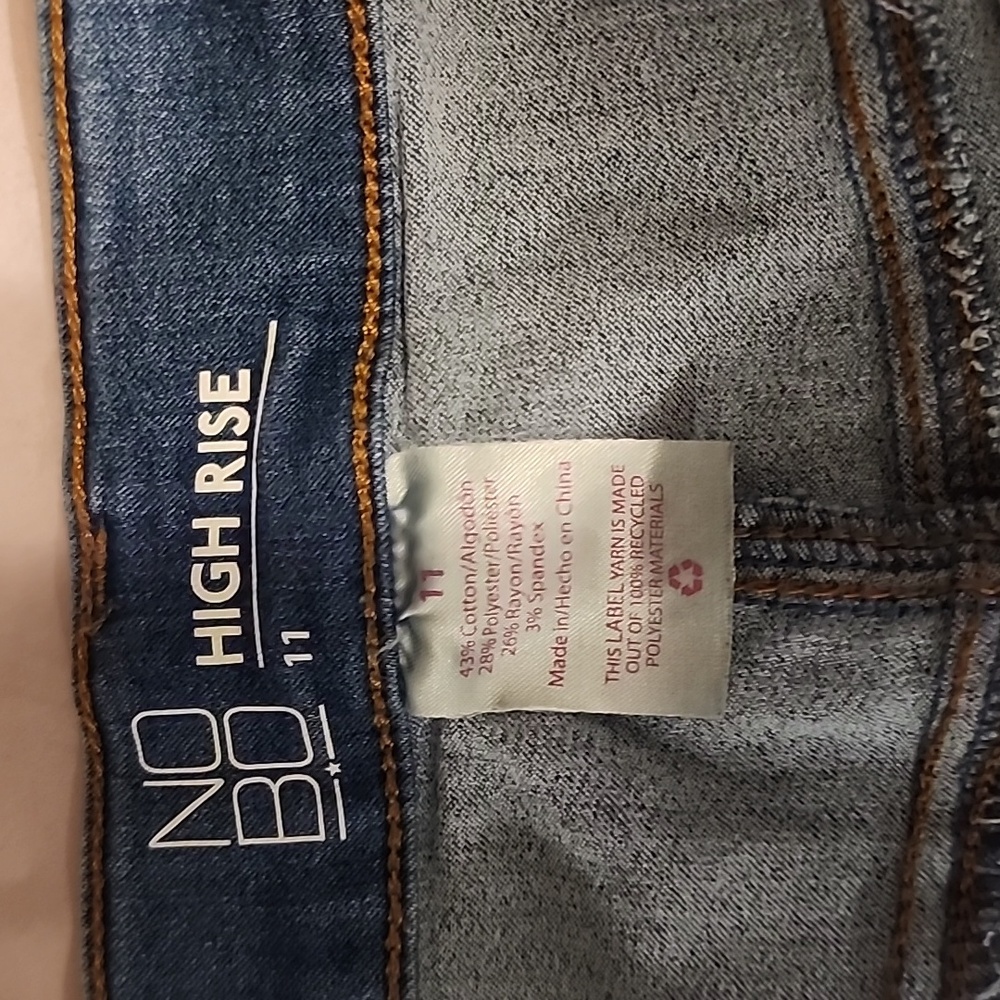 Jeans - Picture 2 of 3